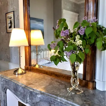 Domaine Du Perrier Bed & Breakfast