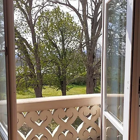 Domaine Du Perrier Bed & Breakfast