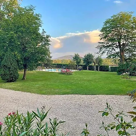 Domaine Du Perrier Bed & Breakfast