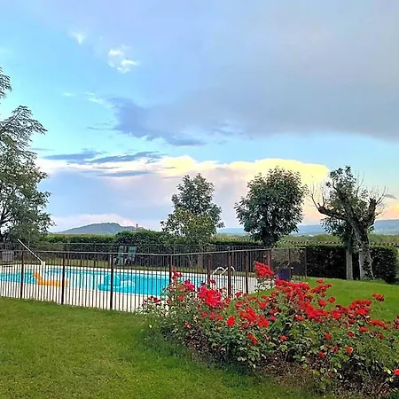 Domaine Du Perrier Bed & Breakfast 3*