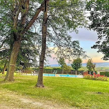 Domaine Du Perrier 3* Sainte-Agathe-la-Bouteresse